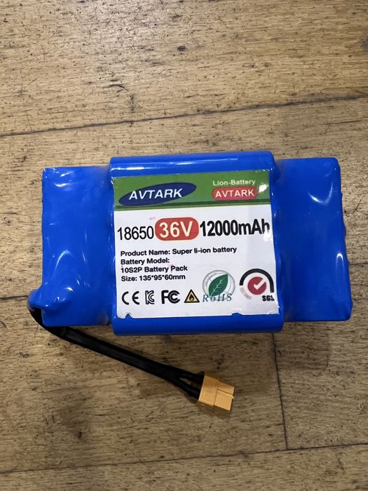 Bateria Li-ion 36V 12000mAh para Trotinete/E-Bike - Conector XT60