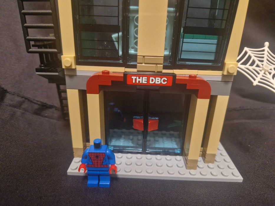 Lego marvel daily bugle 76005