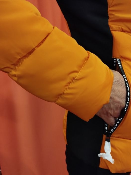 Курточка зимняя женская