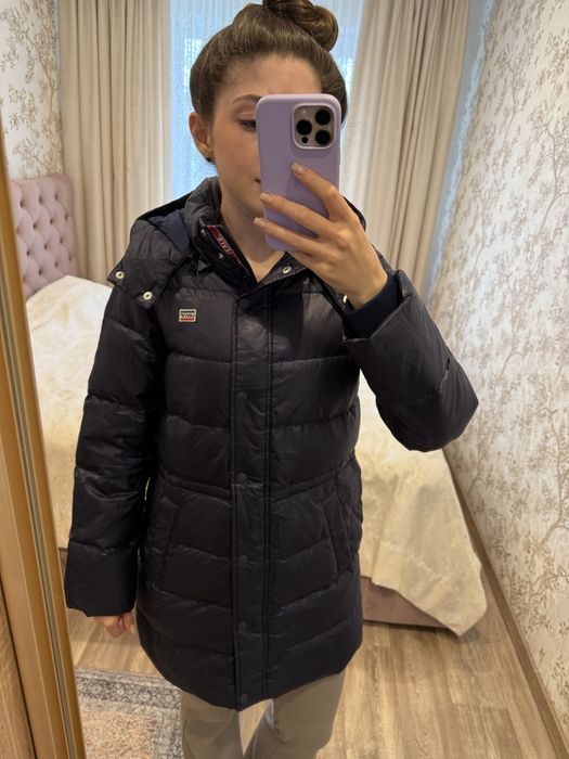 Жіночий пуховик Levis в ідеальному стані