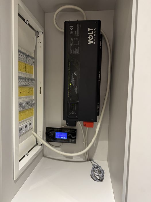 ДБЖ Volt Polska Power Sinus 48 В, 3 кВт