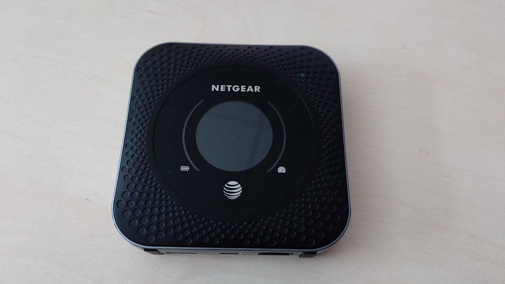 Netgear Nighthawk 4G LTE M1 (MR1100) модем, роутер + 2 антенны 6 dbi