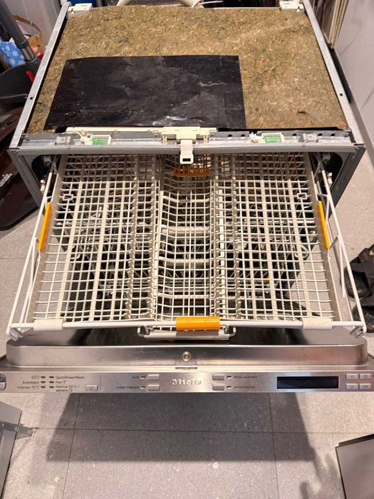 Посудомийна машина Miele G 6860 SCVi