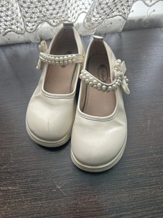 Туфлі на дівчинку