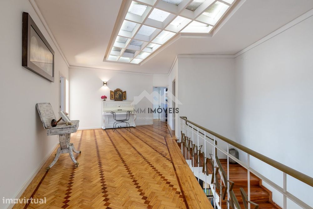 Moradia T5 | Ermesinde | Centro |Remodelada | 750m2 Terreno | Box 4 Ca