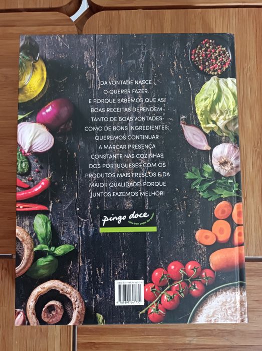 Livro de Receitas * À Mesa com o Pingo Doce - 150 Receitas *236Páginas