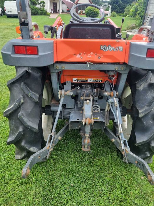 Kubota GT26 traktorek japonski z ładowaczem czołowym