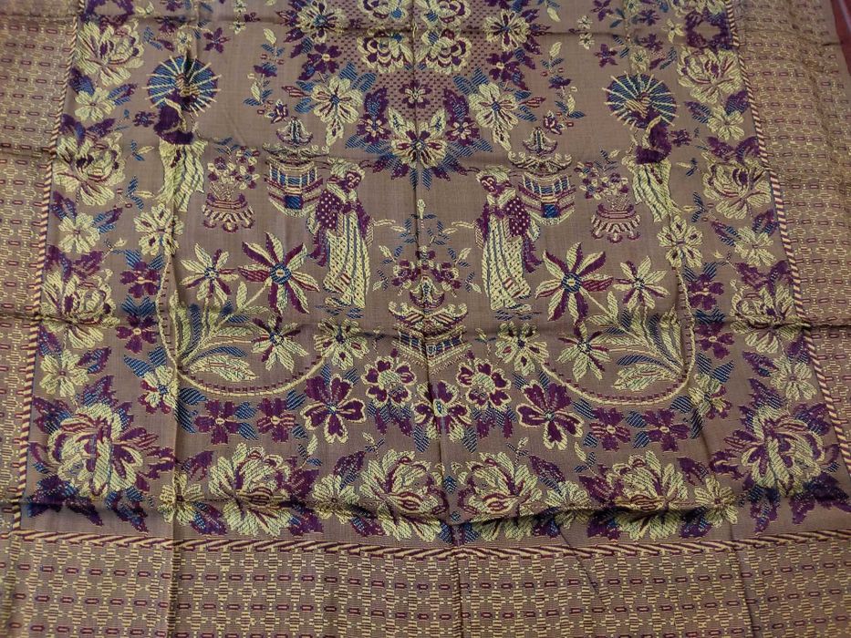 Colcha de seda do século XIX