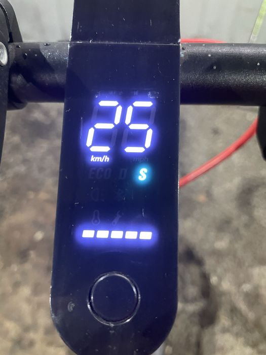 Продам електро самокат Xiomi