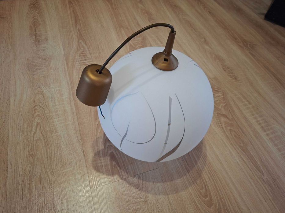 Lampy sufitowe oświetleniowe