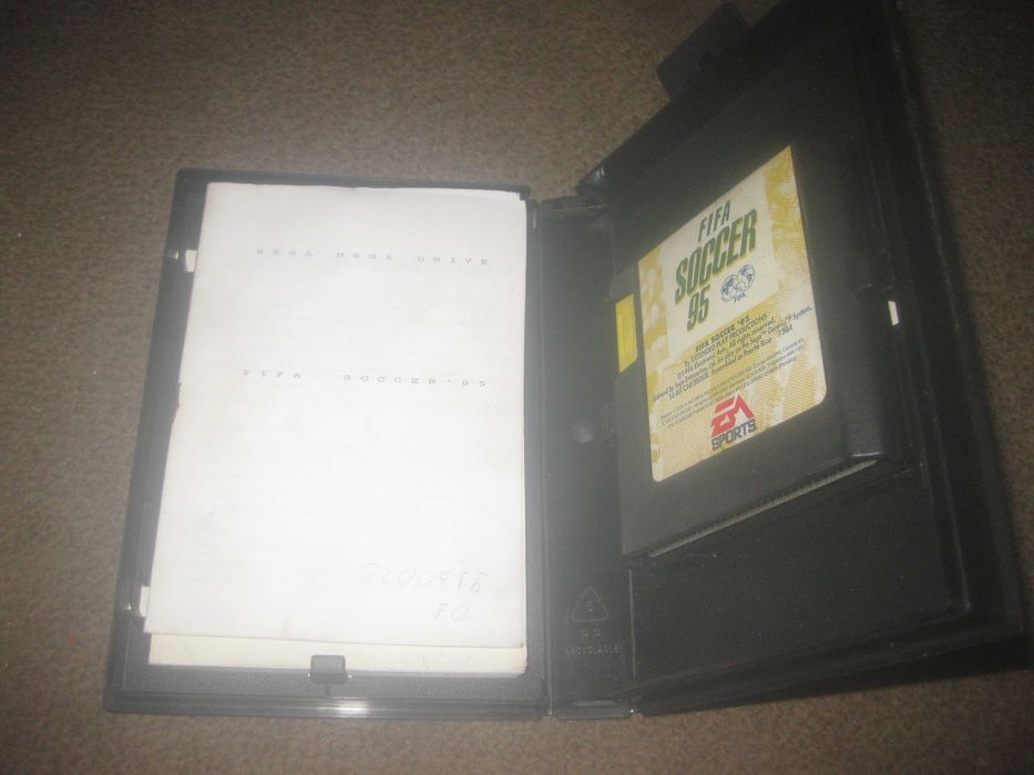 Jogo "FIFA 95" para Sega Mega Drive/Com 2 Manuais!
