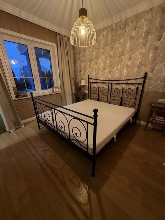 Łóżko czarne metalowe kute 180x200 Sypiania