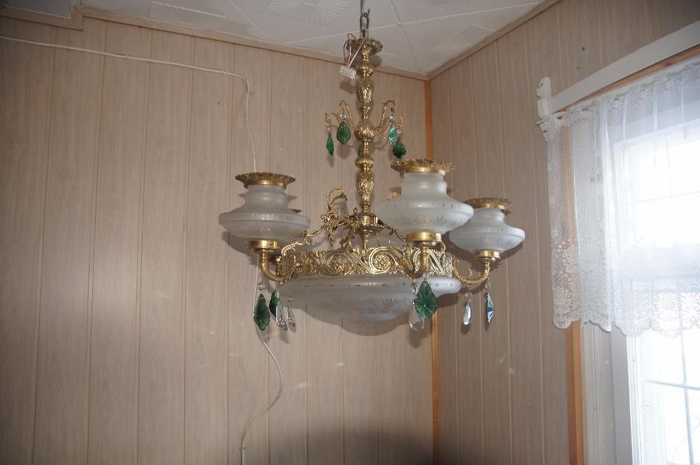 Żyrandol mosiężny z kryształami