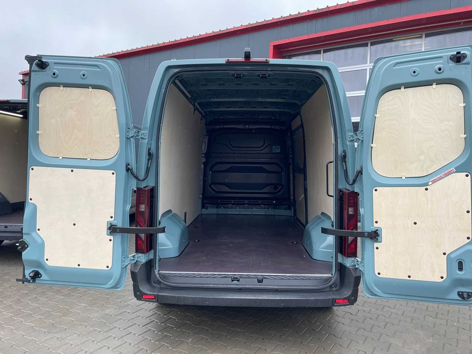 Renault Master L3H2 Zabezpieczenie auta dostawczego sklejką naturalną