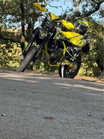 Moto 125.