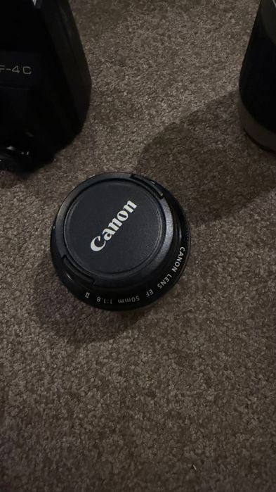 CANON EOS 1100D completa.