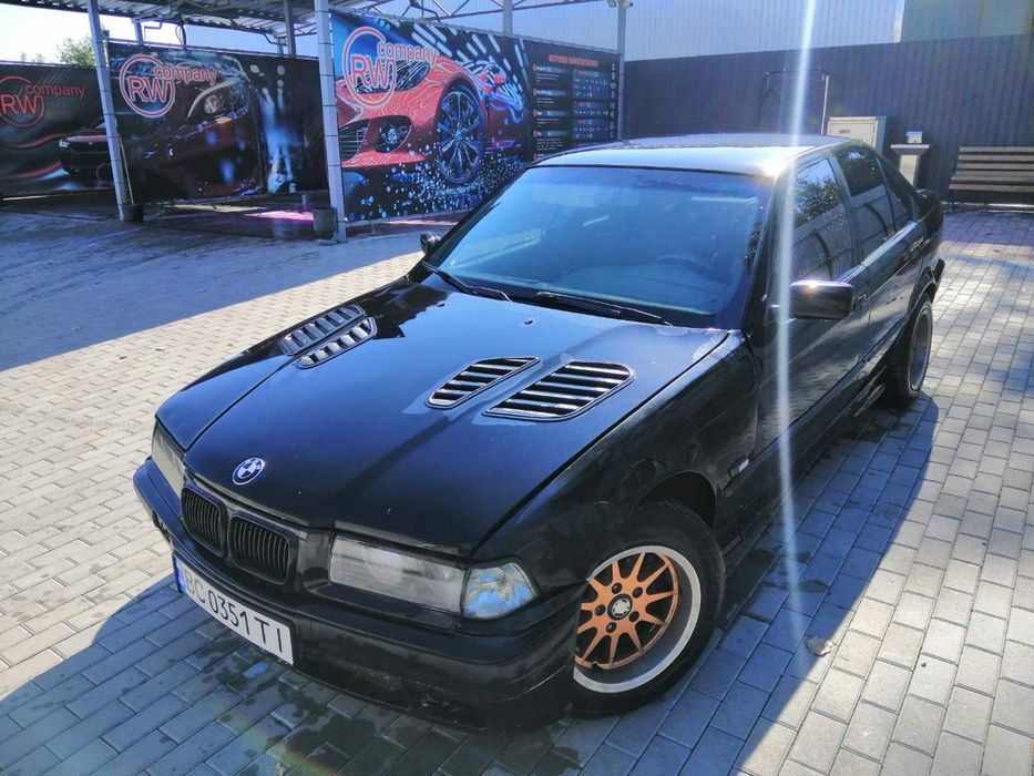 BMW           e36