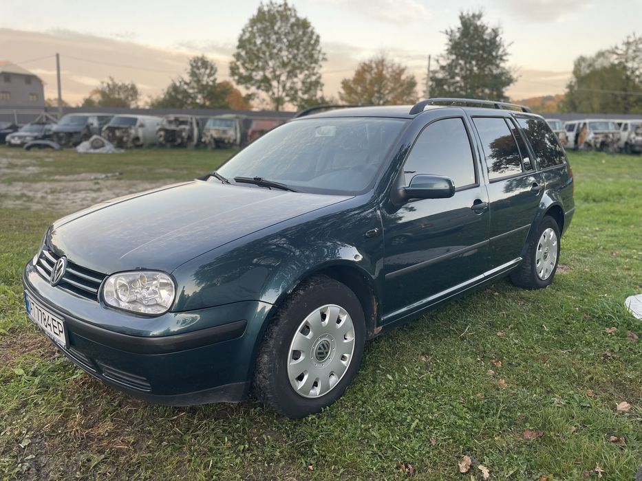 Продам VolksWagen Golf 4 2001 1.4  Бензин