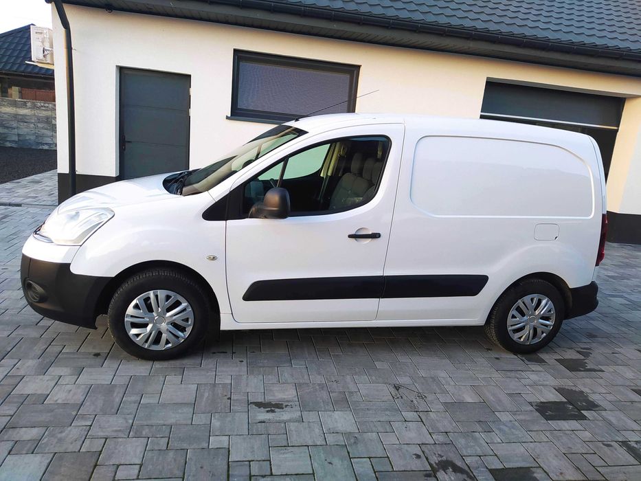 2013 rok. AUTOMAT- 6 biegów. KLIMA. 3 osobwy. HAK