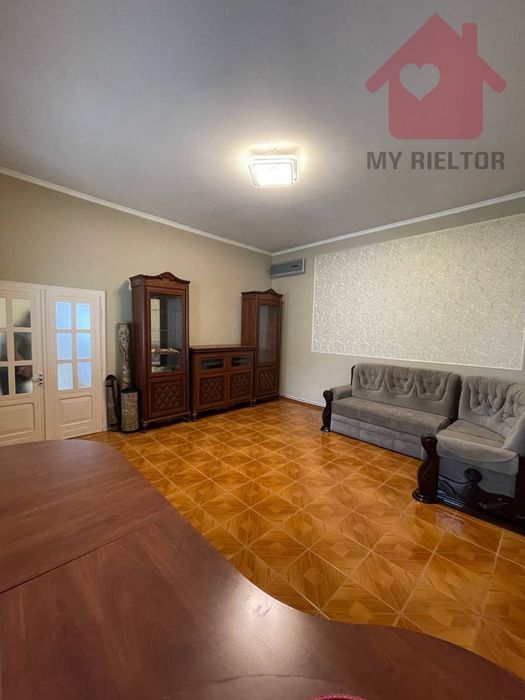 Продаж будинку в центрі міста!