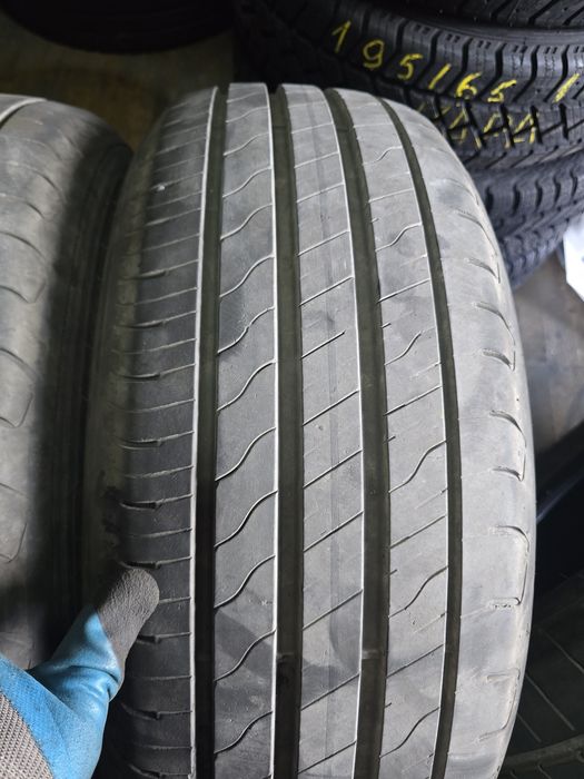 235/60R18 Goodyear Efficientgrip 2 SUV