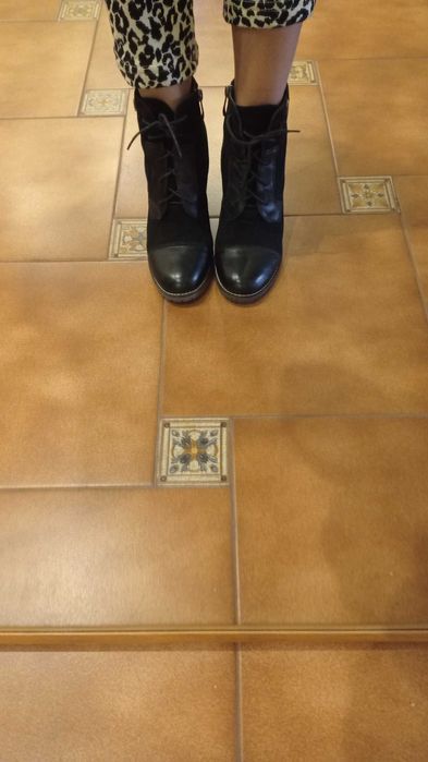 Новые ботинки замш +кожа с утеплителем 40