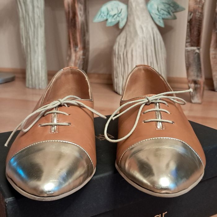 Wygodne, płaskie półbuty typu oxford Grabara 39