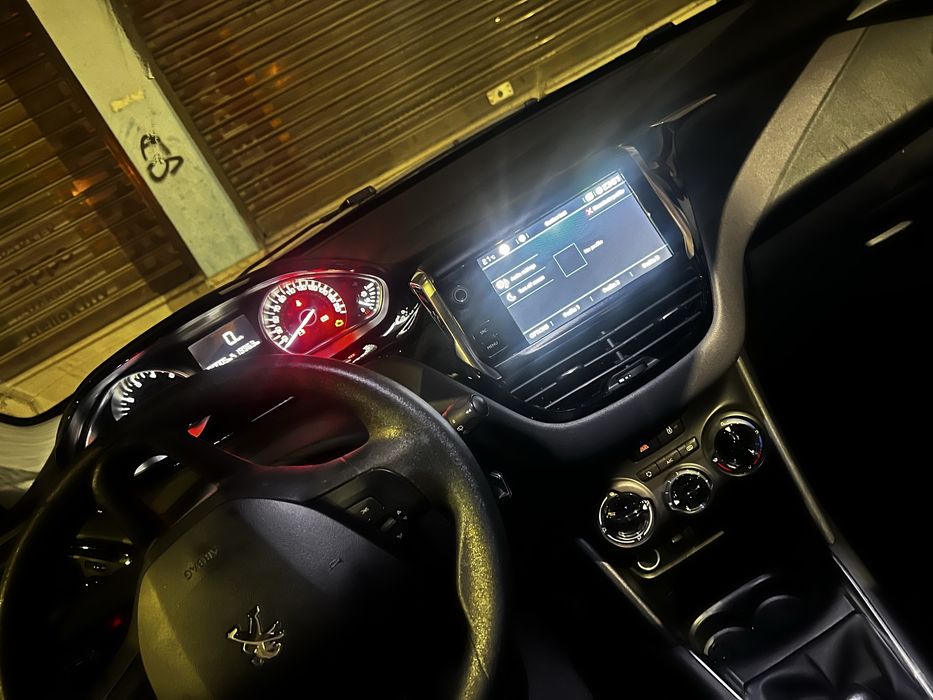 Peugeot 208 1.2