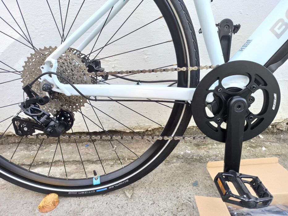Rower elektryczny szosowy Boardman Hyb 8.9e widelec carbon na 160-175 cm
