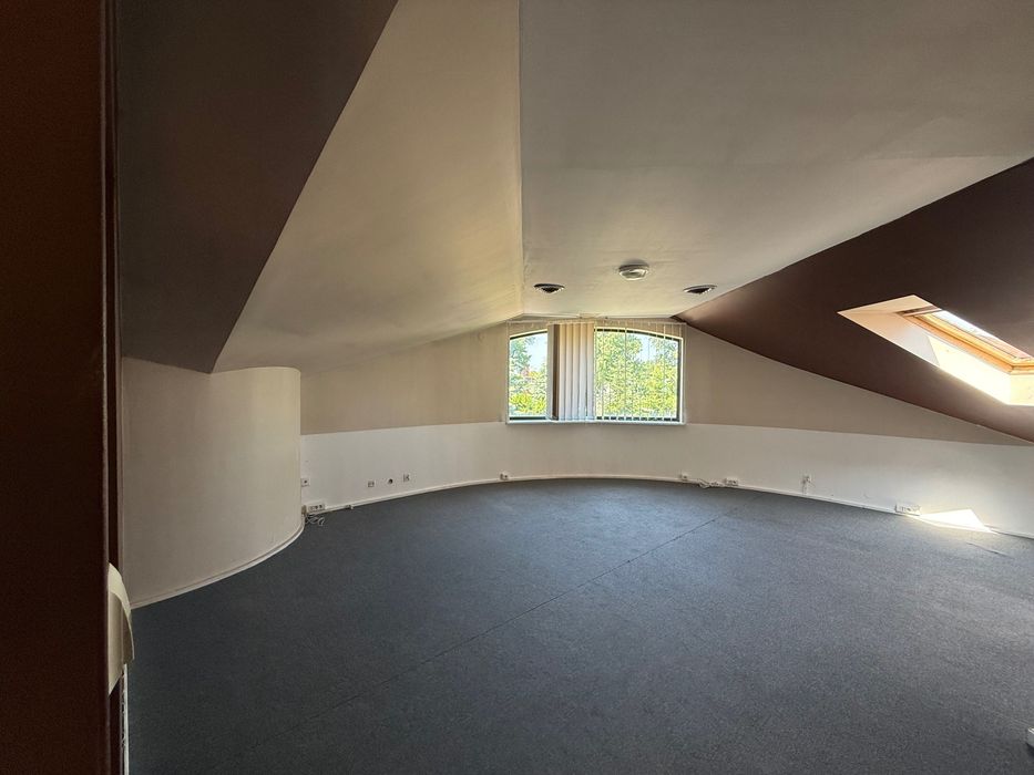 Do wynajęcia nowoczesny lokal biurowy 48 m² – Kraków, ul. Bajana