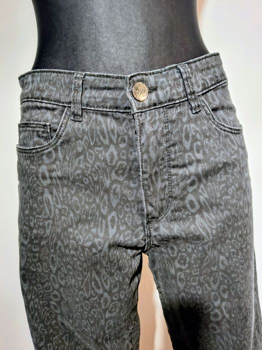 Spodnie jeansowe w panterkę r. 36