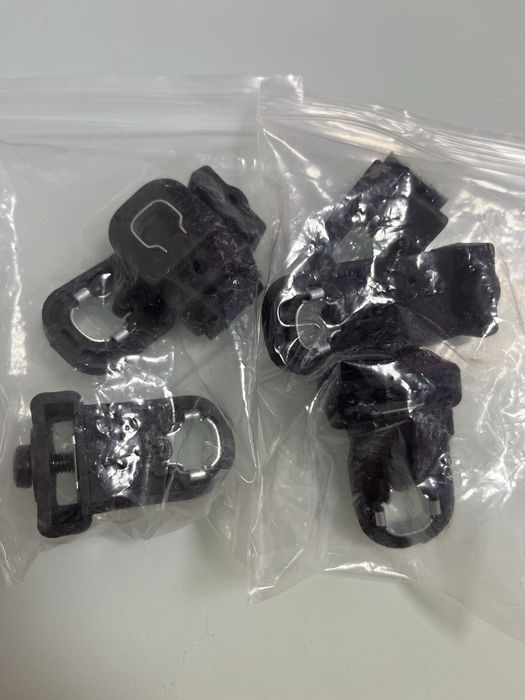 Кронштейни кріплення фар Ауді Q5 2016 року.