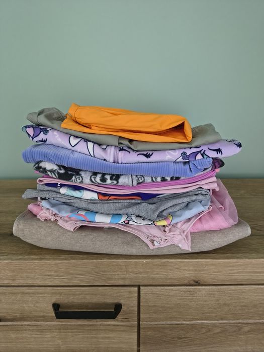 Paka ubrań r.134 dla dziewczynki