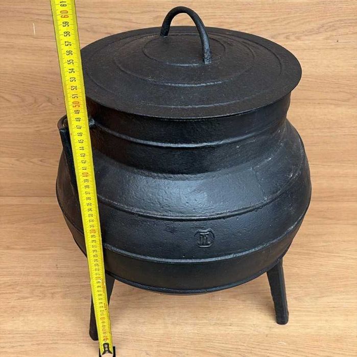Panela antiga em ferro fundido, 30 litros a vedar