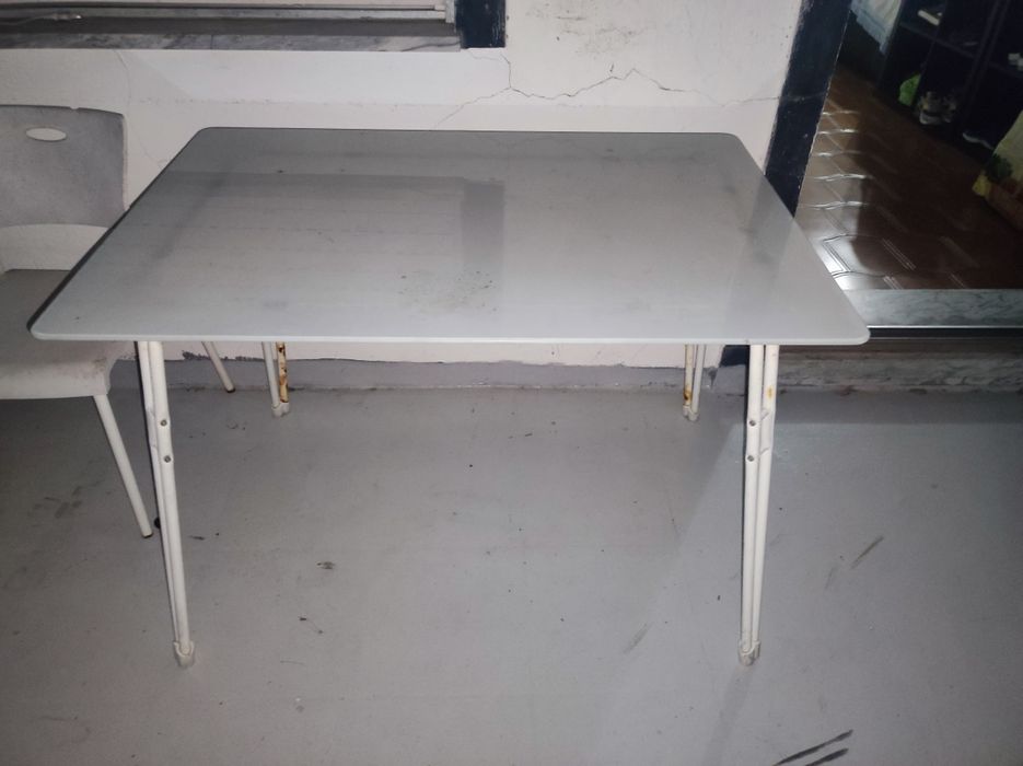 Mesa de vidro  branca