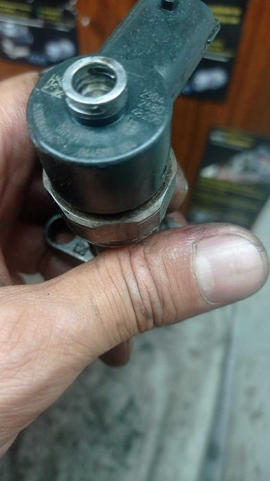 Injetor Renault Laguna, Espace 2.2 DCI 150CV  ref: 0 4 4 5 1 1 0 0 8 4