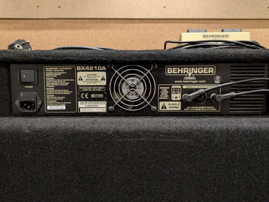 Amplificador de Baixo BEHRINGER BX4210A 2x10" + 1" 450W