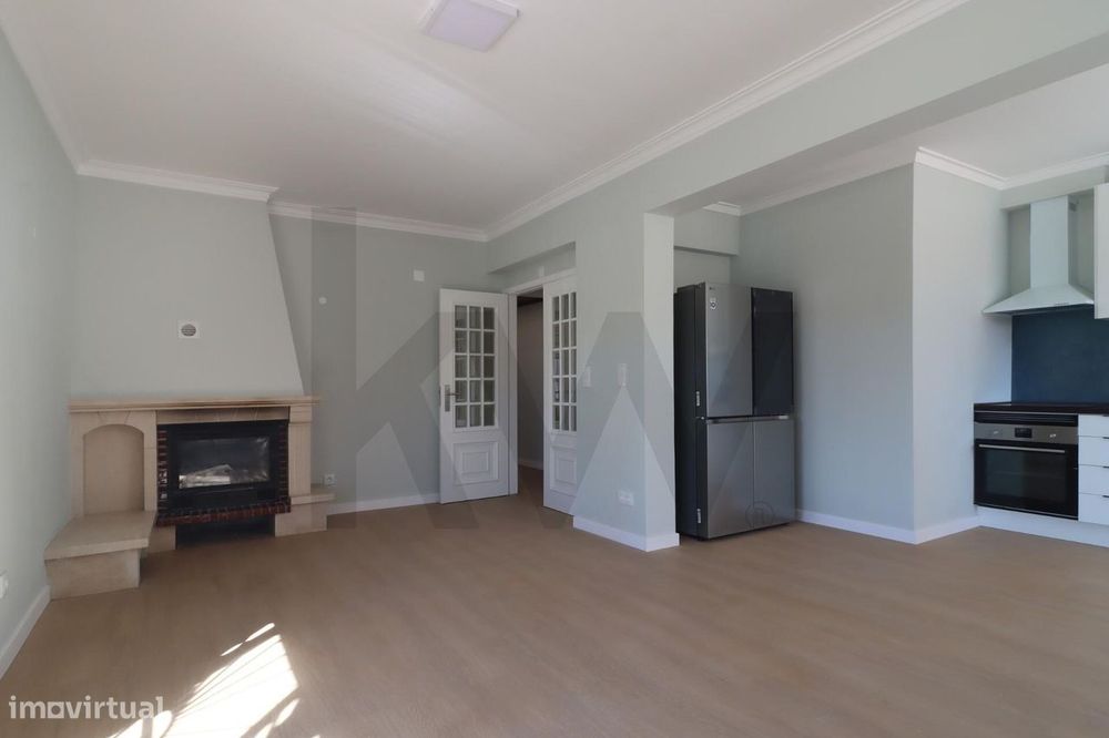 Apartamento T2 Totalmente Remodelado na Quinta do Rosário/Costa da Gui