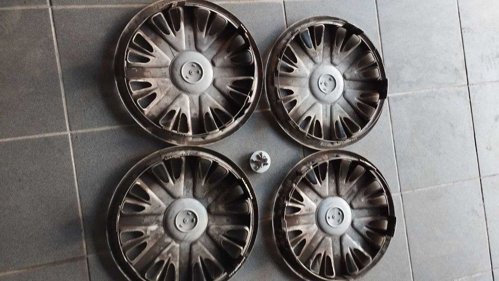 Tampos de Jantes 14” – Renault e Peugeot (Usados)