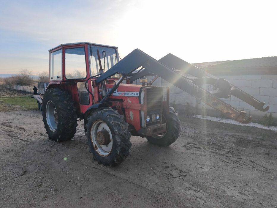 Massey Ferguson 274 z turem
