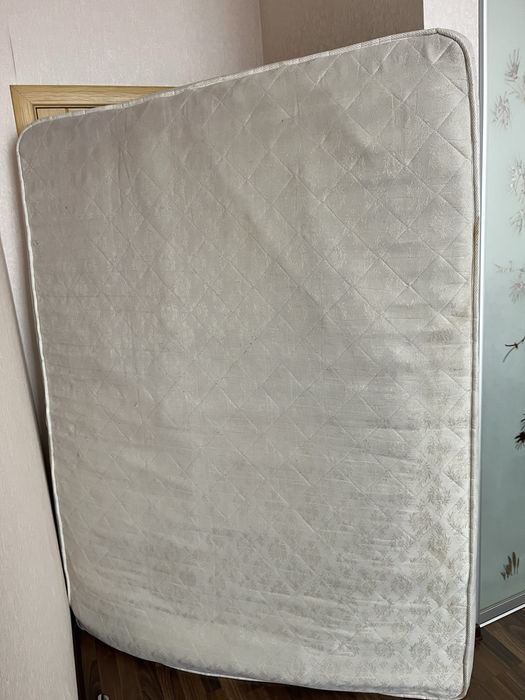 Віддам матрац 1600х2000 см.