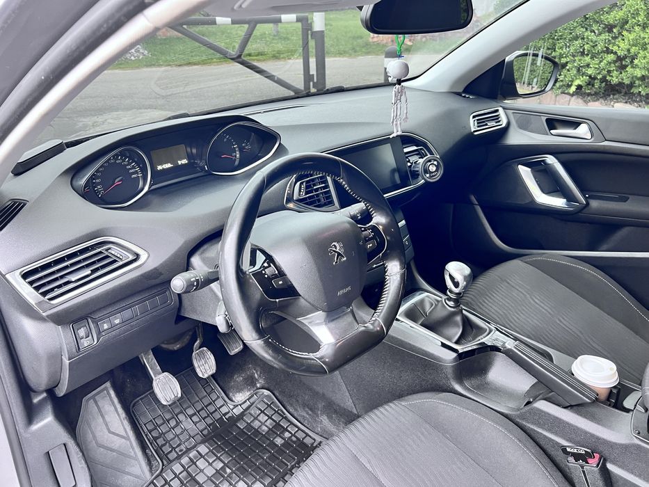Peugeot 308 2015 1.6 BlueHdi МТ (120 к.с.) Start/Stop • Active