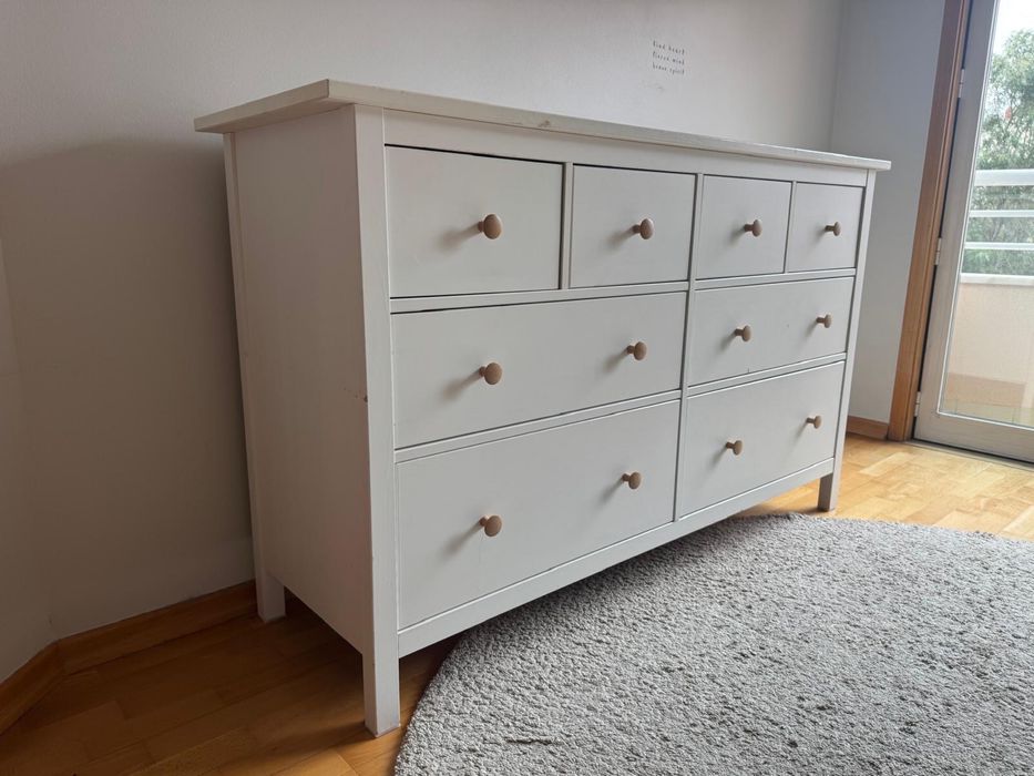 Ikea - Cómoda HEMNES