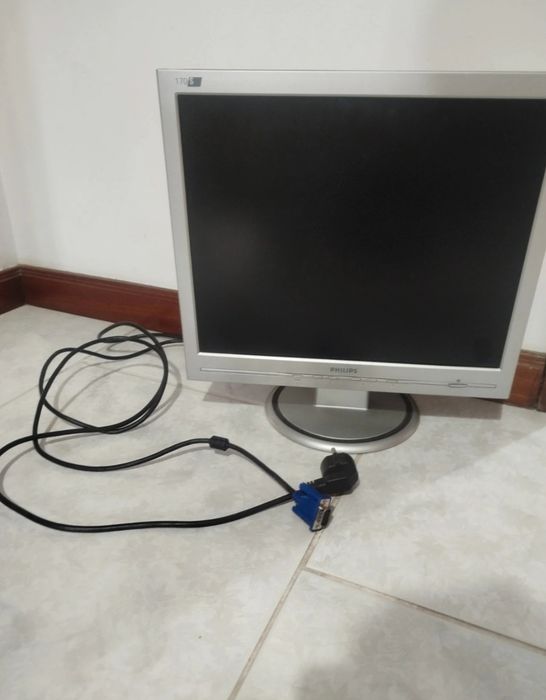 Monitor Philips.