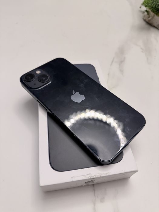 iPhone 13 128 GB czarny stan dobry bateria 84 %