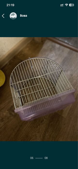 Кігтеточка бу для котика, клітка для хомяка.