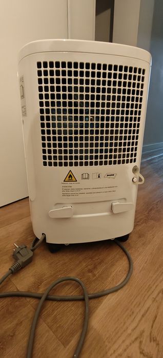 Desumidificador Ufesa 10L
