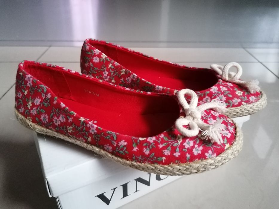 NOWE balerinki r. 32. Materialne na gumowej podeszwie typu espadryle.