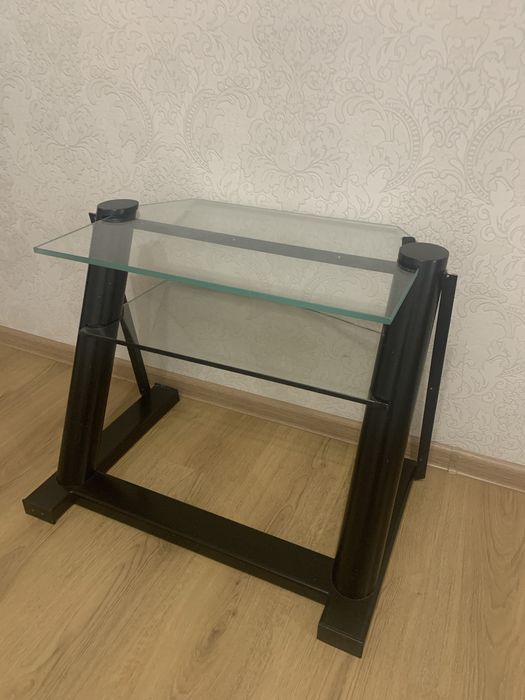 Тумба під телевізор металева