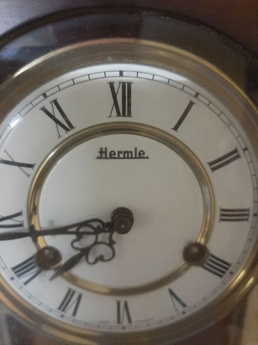 Zegar Hermle na klucz